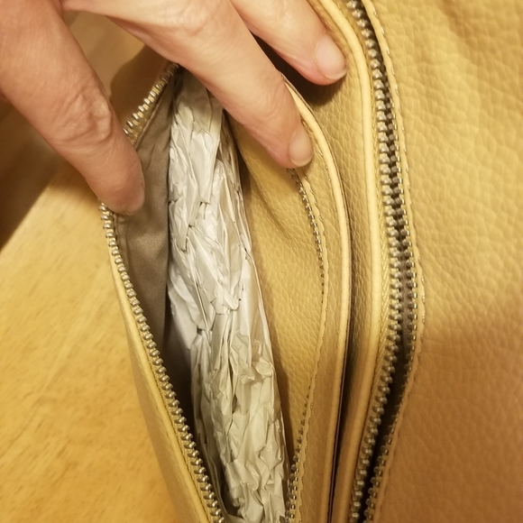 COPY - RELIC by "Fossil" crossbody daffodil NWT - Picture 7 of 15